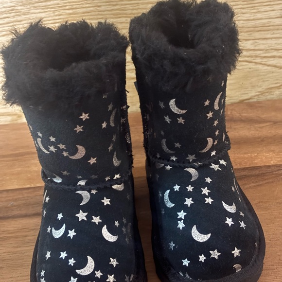 Uggs - Picture 7 of 7